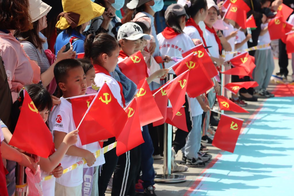 济宁市举办庆祝中国共产党成立100周年大型地面沙画活动