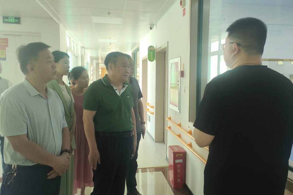 济宁市教育家协会向市儿童福利院捐赠爱心物资