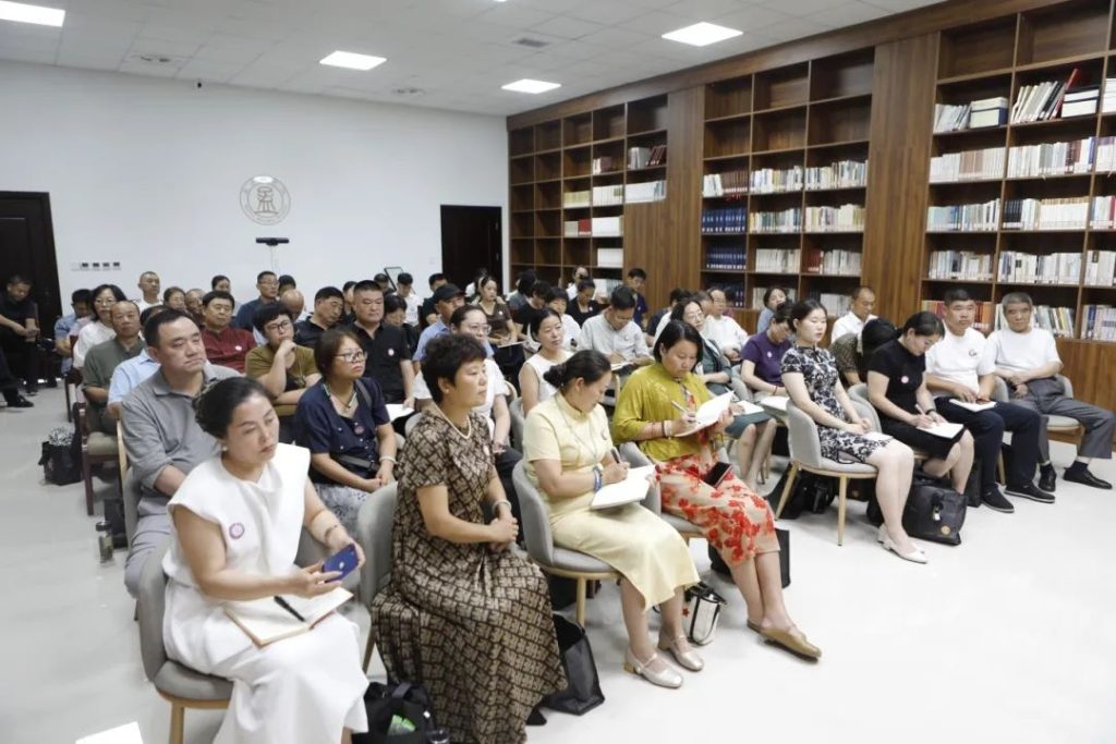 “2025年母教文化与家庭教育研讨会”举办 济宁市教育家协会专家应邀作专题研讨