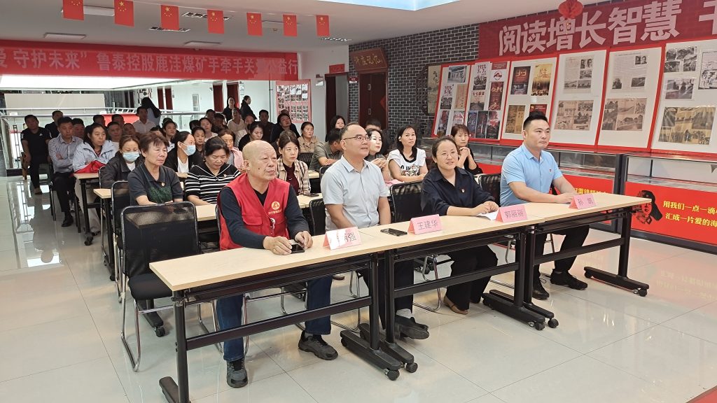 济宁运河往事记忆展在许庄街道京杭佳苑社区举办