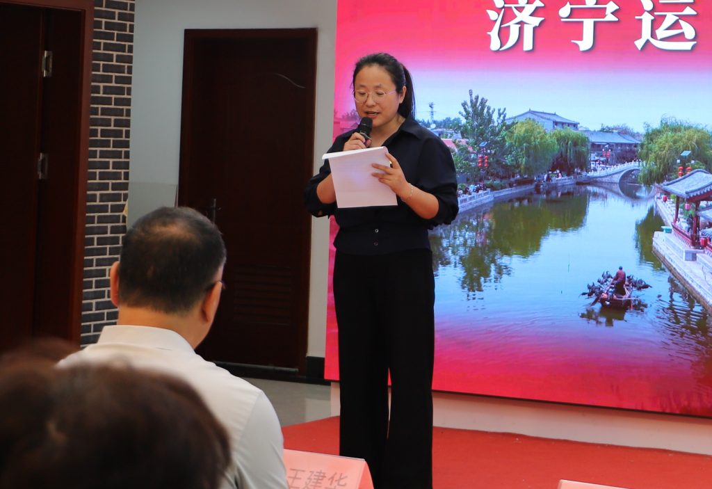 济宁运河往事记忆展在许庄街道京杭佳苑社区举办