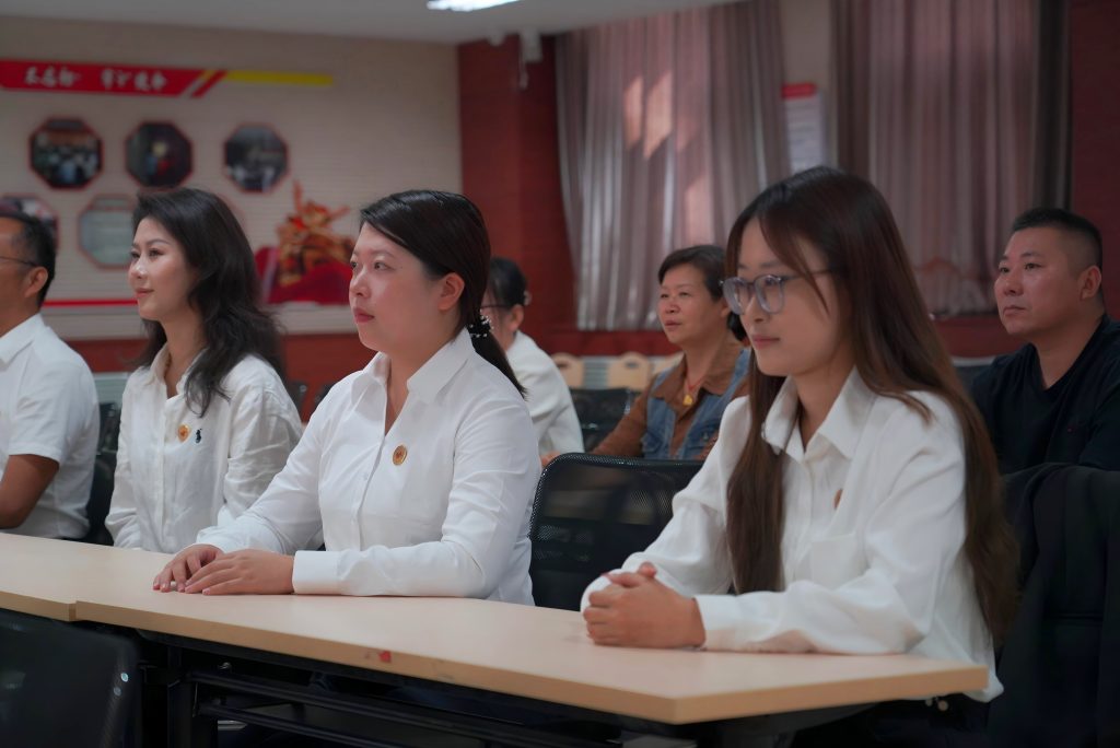 市教育家协会孔子学堂、京杭佳苑社区孔子学堂联合举办“祭孔·诵典”活动