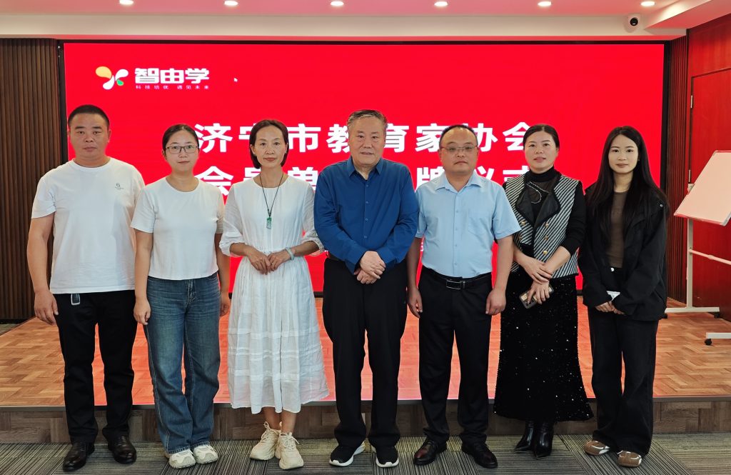 市教育家协会会长一行到学霸科技考察调研
